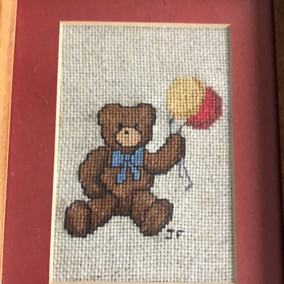 3 Beautifully framed cross-stitch bears - Picture 2 of 5